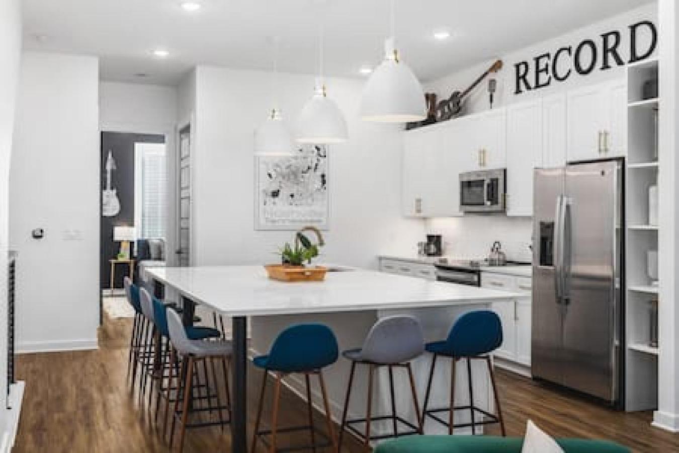 Spacious Home With Large Patio Rooftop Deck And Garage Нашвил Екстериор снимка