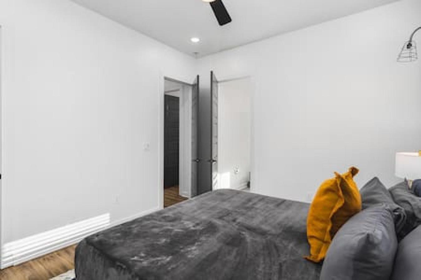 Spacious Home With Large Patio Rooftop Deck And Garage Нашвил Екстериор снимка