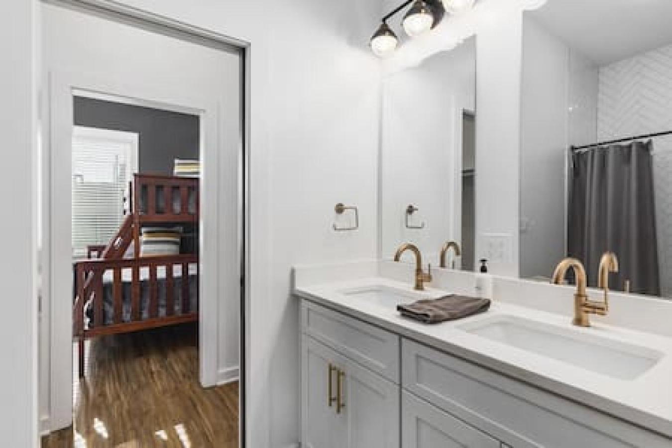 Spacious Home With Large Patio Rooftop Deck And Garage Нашвил Екстериор снимка